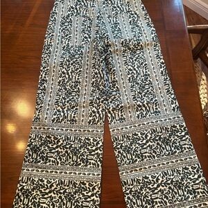 Patterned green and White Women's Pants
Julia Amory babe pant